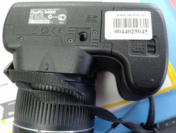 Купить Fujifilm FinePix S4000 (СЗУ не требуется) в Иркутск за 1700 руб.