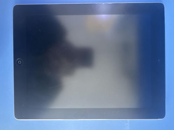 Купить Apple iPad 4 2012 32GB (A1460 MD522-527) (с SIM) в Иркутск за 800 руб.