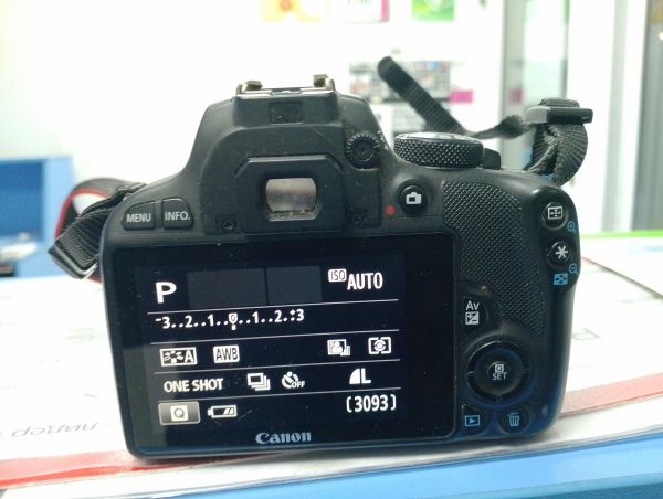 Купить Canon EOS 100D Kit с СЗУ в Иркутск за 12500 руб.