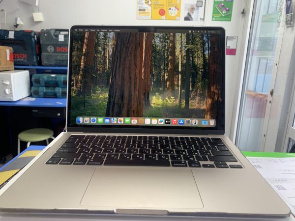 Купить Apple MacBook Air 13 2025 16/256B (A3240) в Иркутск за 75700 руб.