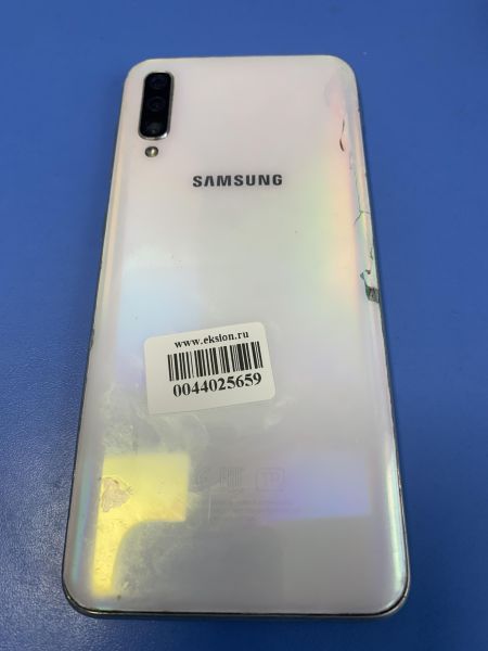 Купить Samsung Galaxy A50 2019 4/64GB (A505FN) Duos в Иркутск за 4200 руб.