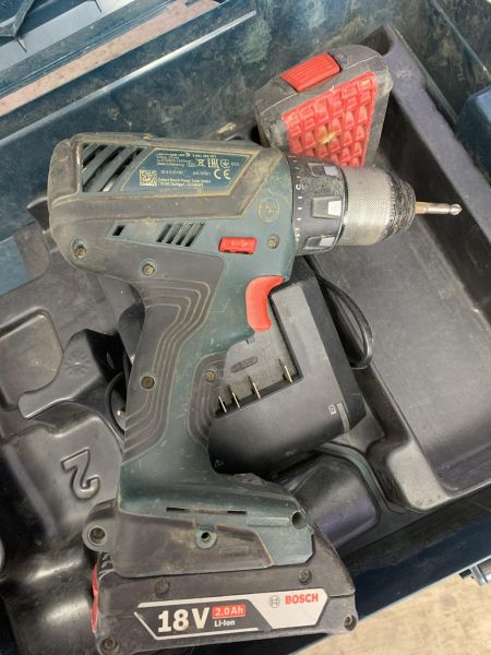 Купить Bosch GSR 18V-28 с СЗУ в Иркутск за 4900 руб.