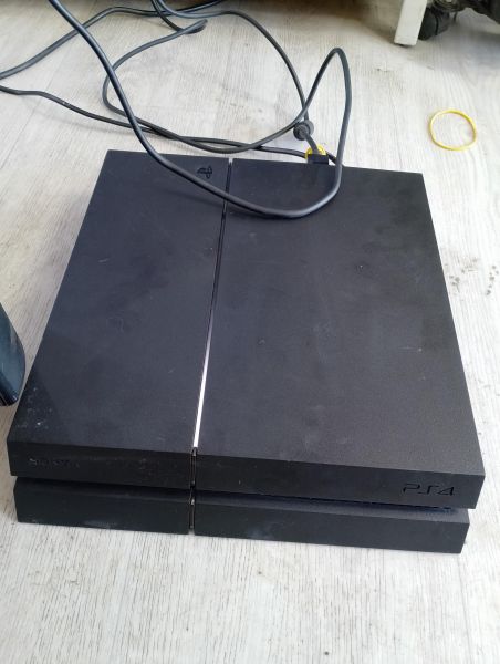 Купить Sony PlayStation 4 500GB (CUH-1106A) в Иркутск за 10900 руб.