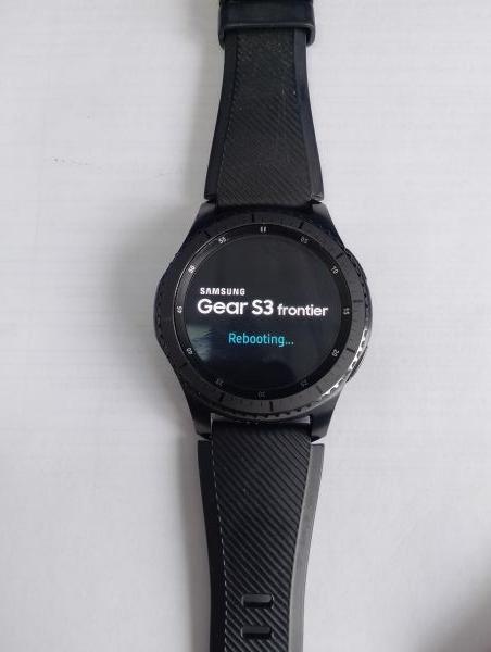 умные часы и браслеты Samsung Gear S3 Frontier (SM-R760) с СЗУ в Иркутск