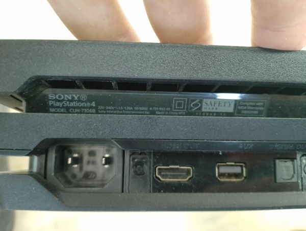 игровая приставка Sony PlayStation 4 Pro 1TB (CUH-7106B) в Иркутск