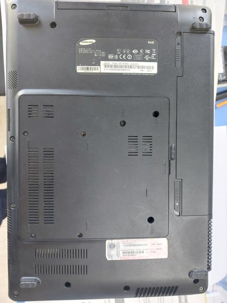 ноутбук Samsung NP-R440-JU01RU в Иркутск