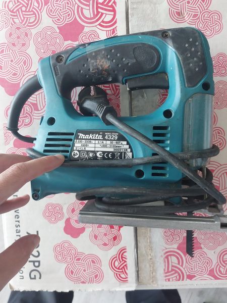 электролобзик Makita 4329 в Иркутск