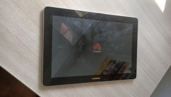 Купить Huawei MediaPad 10 FHD 3G 16GB (c SIM, с СЗУ) в Новосибирск за 1099 руб.