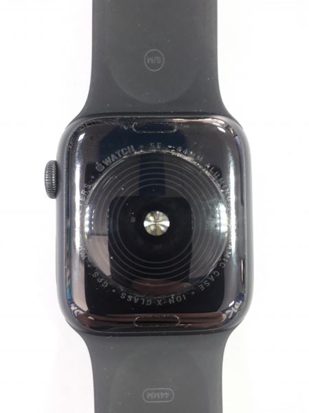 Купить Apple Watch SE 2 44mm (A2723) с СЗУ в Саянск за 4850 руб.