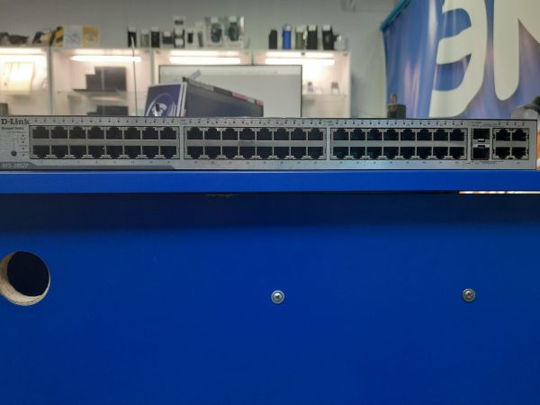 Купить D-Link DES-3052P в Саянск за 3000 руб.