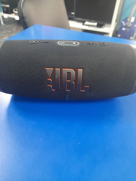 Купить JBL Charge 5 в Саянск за 5800 руб.