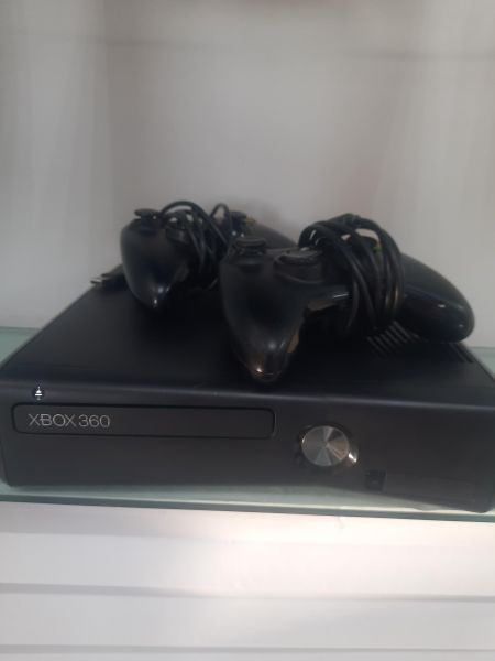 Купить Microsoft Xbox 360 S (1439) в Саянск за 4900 руб.