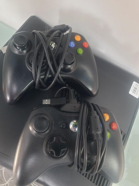 Купить Microsoft Xbox 360 S (1439) в Саянск за 4900 руб.
