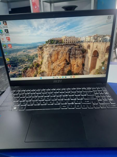 Купить MSI Modern 15 B12M-211RU в Саянск за 16300 руб.