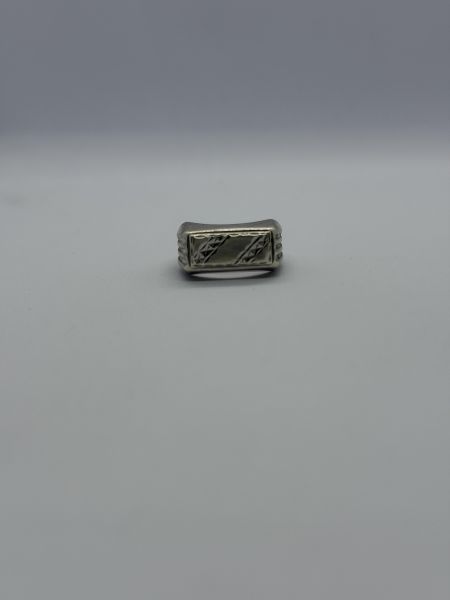 серебряное кольцо Кольцо серебро 925 3,13g, вес изделия 3.13g, размер 18 в Иркутск