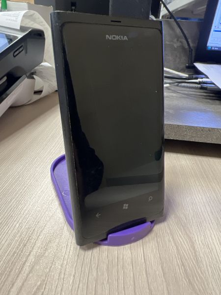 Купить Nokia Lumia 800 в Иркутск за 199 руб.