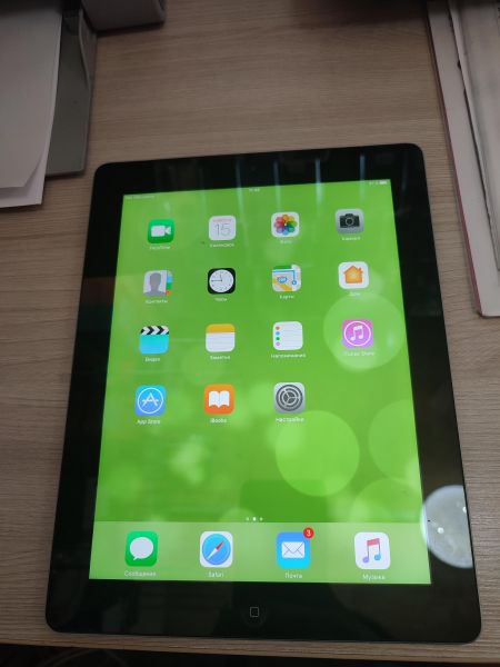 Купить Apple iPad 4 2012 16GB (A1460/1459 MD519-527) (с SIM) в Иркутск за 2299 руб.