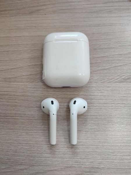 Купить Apple AirPods 2 (A2031, A2032, A1602) в Шелехов за 1899 руб.