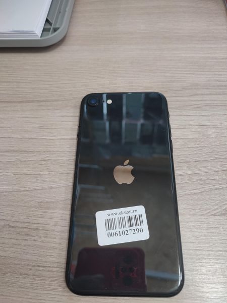 Купить Apple iPhone SE 2nd gen. 2020 128GB в Шелехов за 9399 руб.