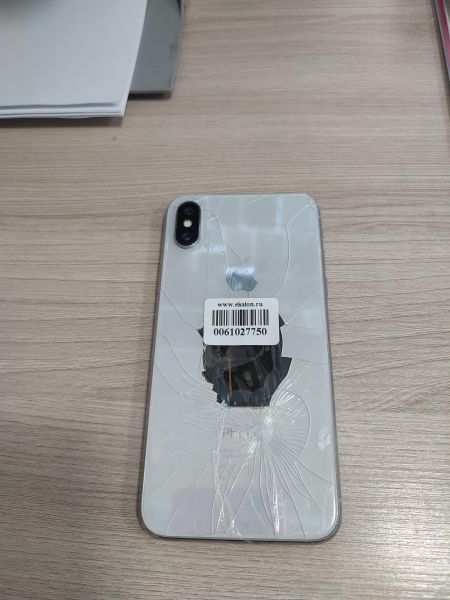 Купить Apple iPhone X 64GB в Шелехов за 9699 руб.