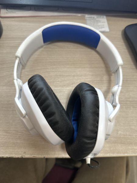 Купить JBL Quantum 100 в Шелехов за 500 руб.