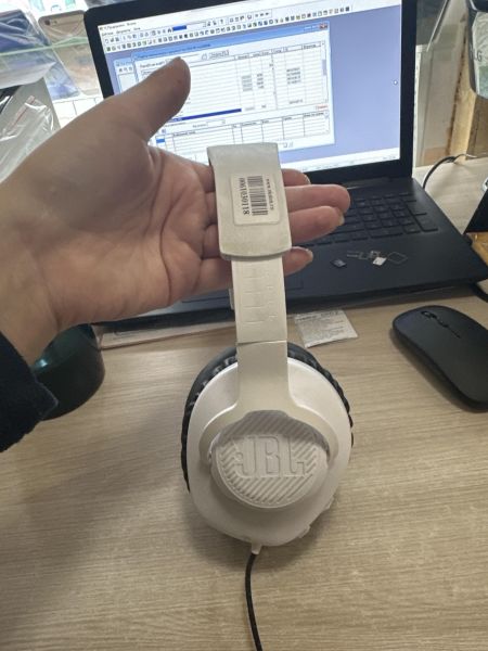Купить JBL Quantum 100 в Шелехов за 500 руб.
