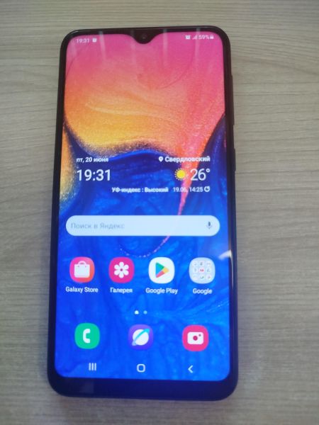 Купить Samsung Galaxy A10 2019 2/32GB (A105F) Duos в Шелехов за 2500 руб.