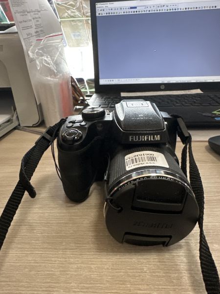 Купить Fujifilm FinePix S9800 (СЗУ не требуется) в Шелехов за 5500 руб.