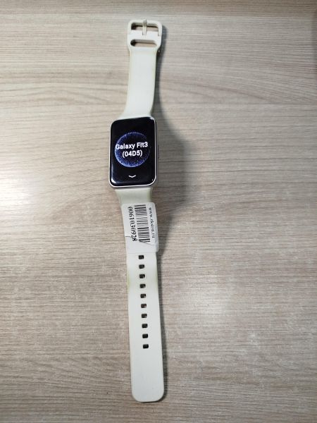 Купить Samsung Galaxy Fit 3 (SM-R390) с СЗУ в Шелехов за 2000 руб.
