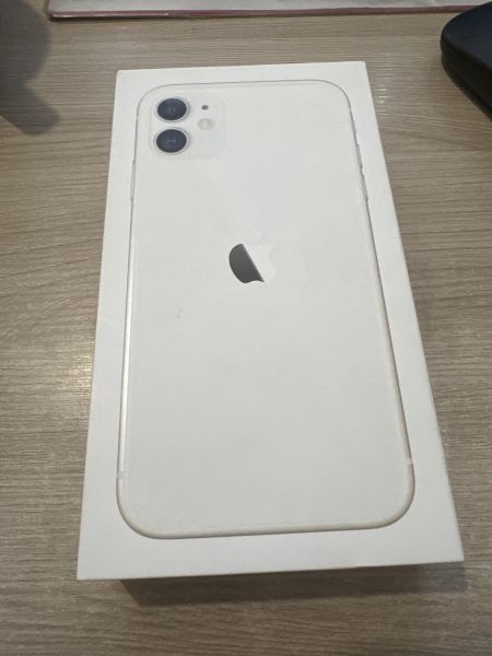 Купить Apple iPhone 11 64GB в Иркутск за 14200 руб.