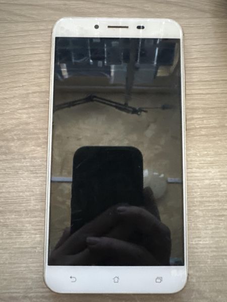 Купить ASUS ZenFone 3 Max 2/32GB (ZC553KL) Duos в Шелехов за 1400 руб.