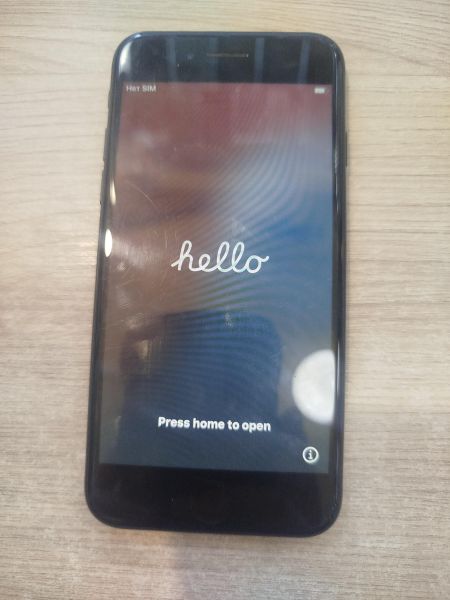 Купить Apple iPhone SE 2nd gen. 2020 64GB в Шелехов за 7100 руб.