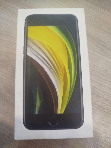 Купить Apple iPhone SE 2nd gen. 2020 64GB в Шелехов за 7100 руб.