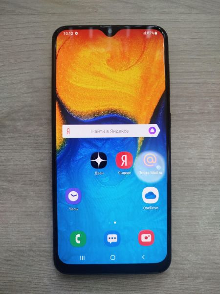 Купить Samsung Galaxy A20 3/32GB (A205FN) Duos в Шелехов за 2900 руб.