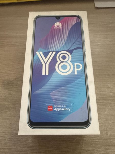 Купить Huawei Y8p 4/128GB (AQM-LX1) Duos в Шелехов за 3200 руб.