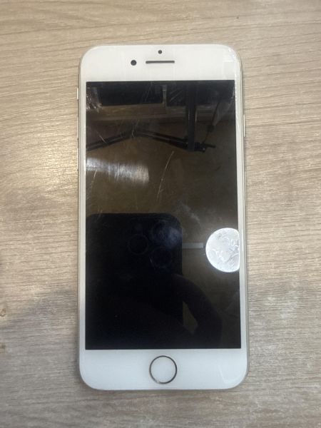 Купить Apple iPhone 8 64GB в Шелехов за 4300 руб.