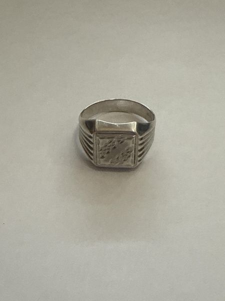 серебряное кольцо Кольцо серебро 925 4,07g, вес изделия 4.07g, размер 18 в Иркутск