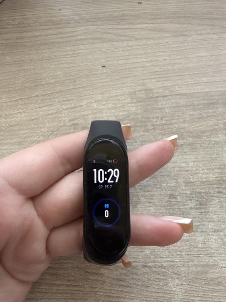 умные часы и браслеты Xiaomi Mi Smart Band 5 (XMSH10HM) c СЗУ в Шелехов