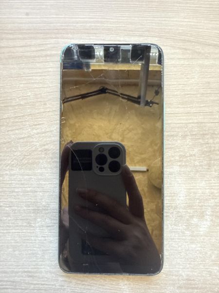 сотовый телефон Infinix Hot 20i 4/128GB (X665E) Duos в Шелехов