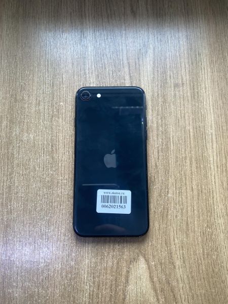 Купить Apple iPhone SE 2nd gen. 2020 128GB в Шелехов за 7599 руб.
