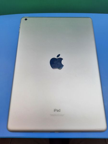 Купить Apple iPad 9 2021 64GB (A2602 MK2K3/MK2L3/MK2L3LL) (без SIM) в Томск за 19599 руб.