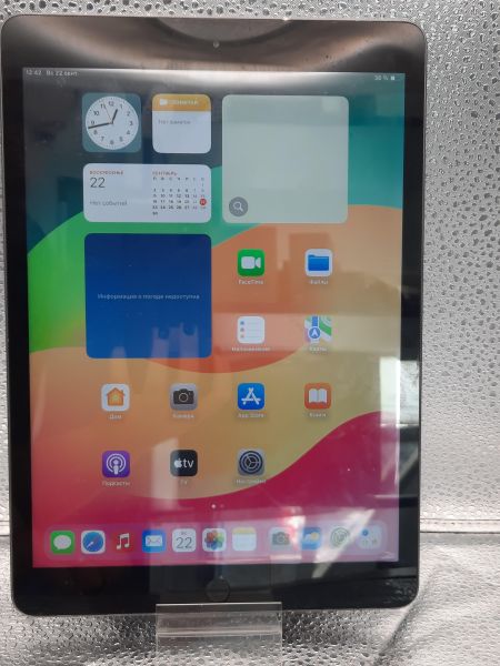 Купить Apple iPad 8 2020 32GB (A2270 MYL92/LA2/LC2) (без SIM) в Томск за 8399 руб.