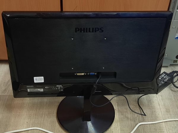 Купить Philips 224E5Q в Томск за 4000 руб.