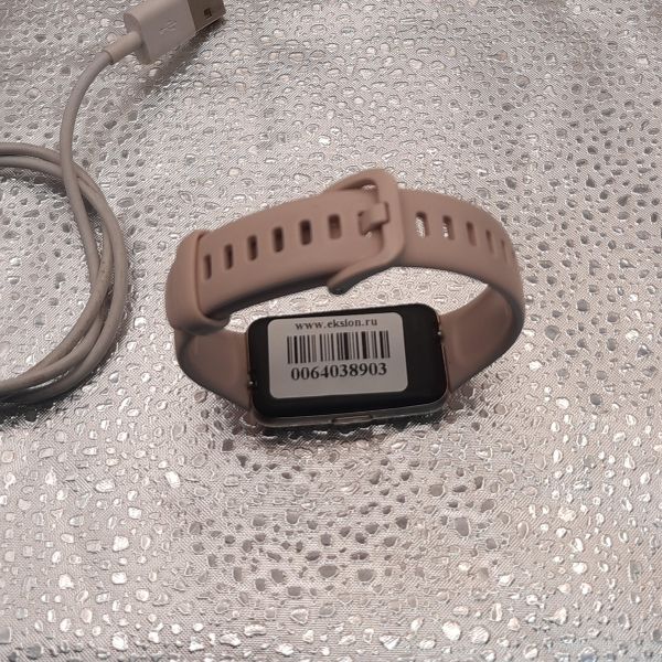 Купить Huawei Band 7 (LEA-B19) с СЗУ в Томск за 450 руб.