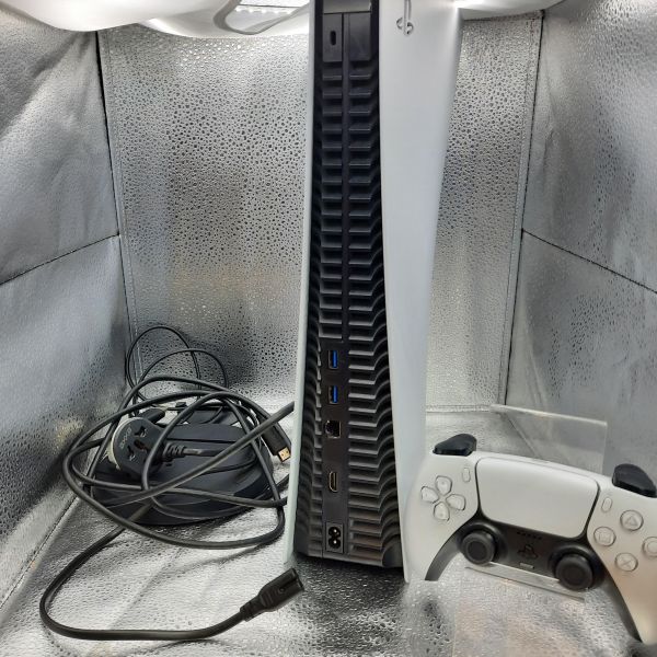 Купить Sony PlayStation 5 825GB (CFI-1008B) в Томск за 34300 руб.