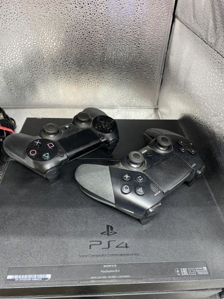 Купить Sony PlayStation 4 500GB (CUH-1108A) в Томск за 13300 руб.