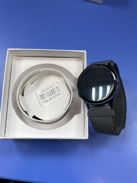 Купить Samsung Galaxy Watch Active (SM-R500) с СЗУ в Томск за 1800 руб.