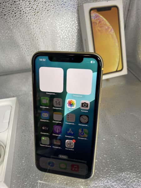 Купить Apple iPhone XR 64GB в Томск за 9400 руб.