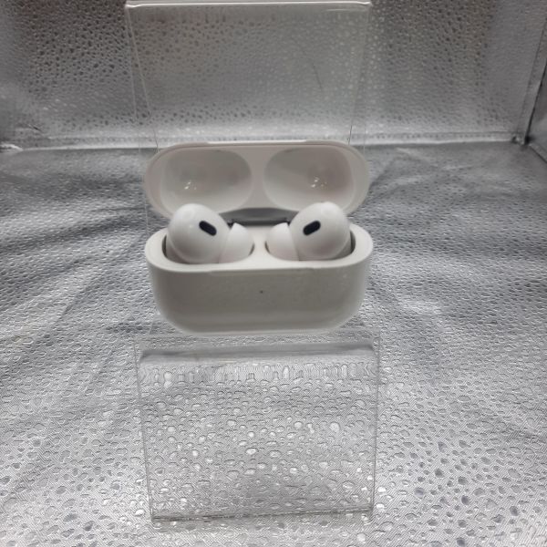 Купить Реплика Apple AirPods Pro 2  (A2931, A2698, A2699, A3047, A3048, A3049) в Томск за 800 руб.