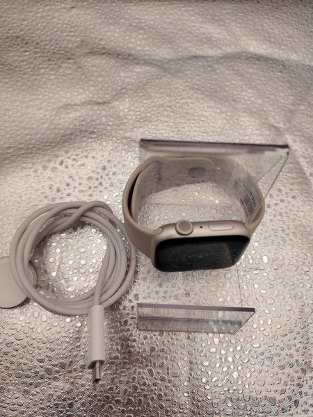 Купить Apple Watch Series 9 45mm (A2980) с СЗУ в Томск за 17000 руб.